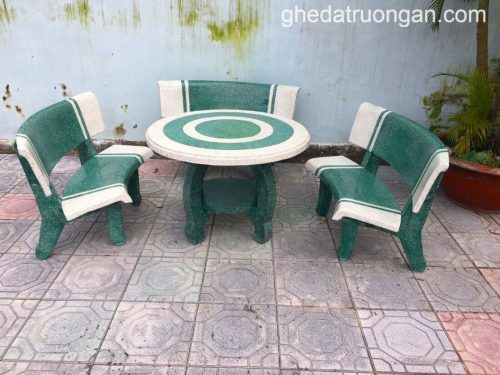 bàn ghế đá granito tròn hai màu trang trí