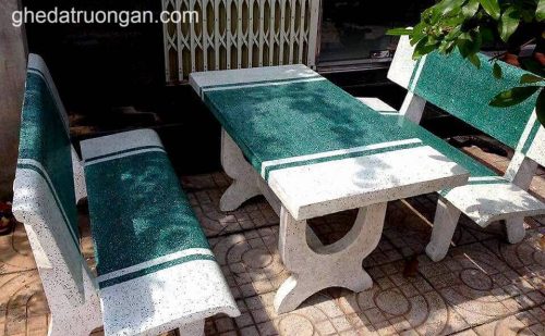 bàn ghế đá chữ nhật hai màu trắng xanh lá
