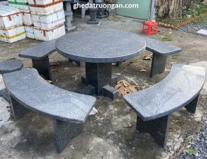 bàn ghế đá granite tròn đen mờ