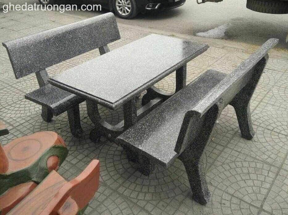 bàn ghế đá sân vườn chữ nhật màu đen