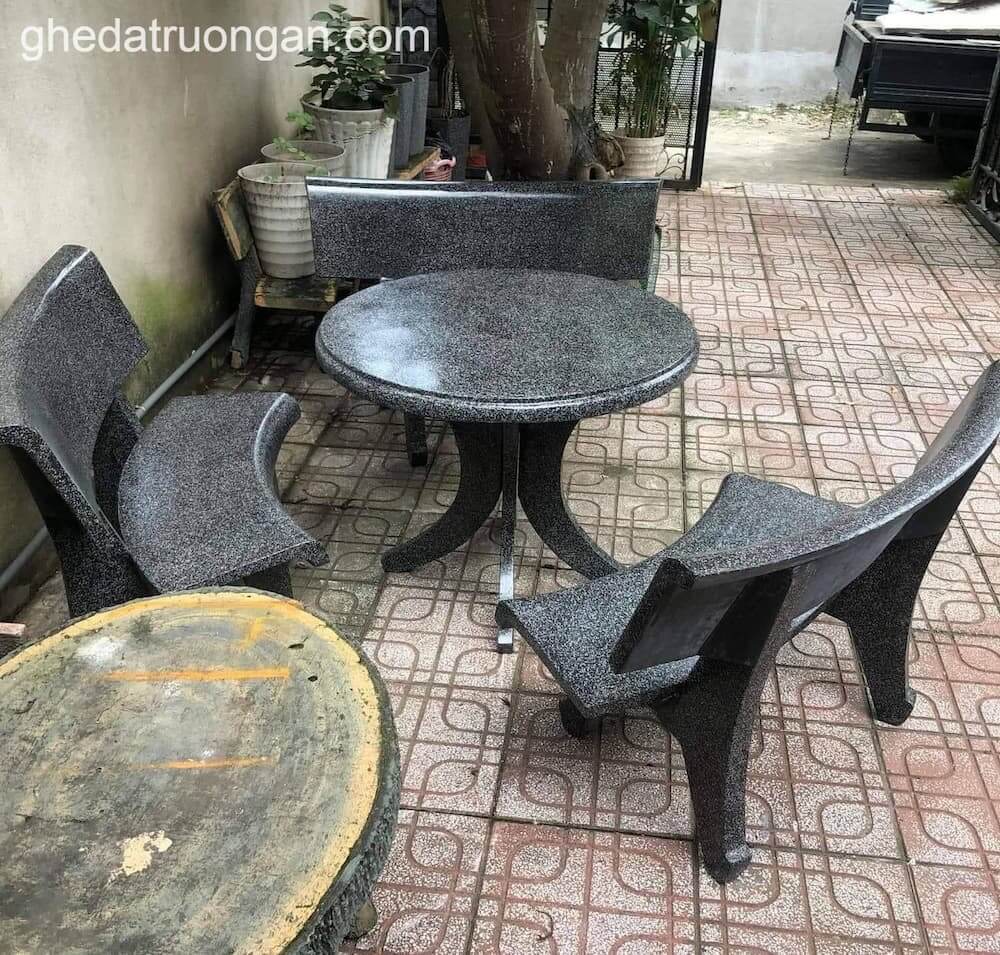 bộ bàn ghế đá tròn màu đen 3 ghế