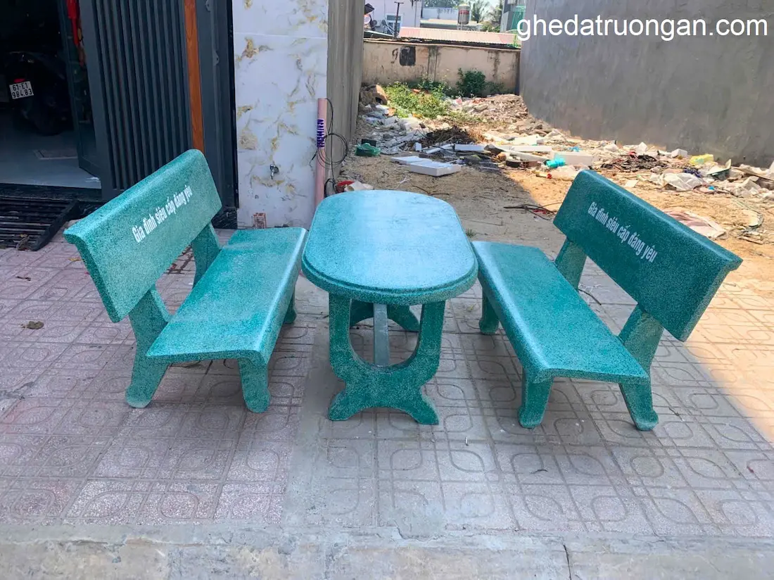 bàn ghế đá ovan màu xanh ngọc