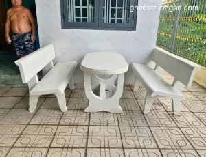 Bàn ghế đá ovan màu trắng