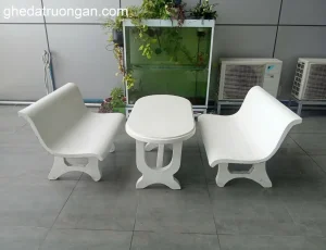bàn ghế đá tiền tựa màu trắng ovan