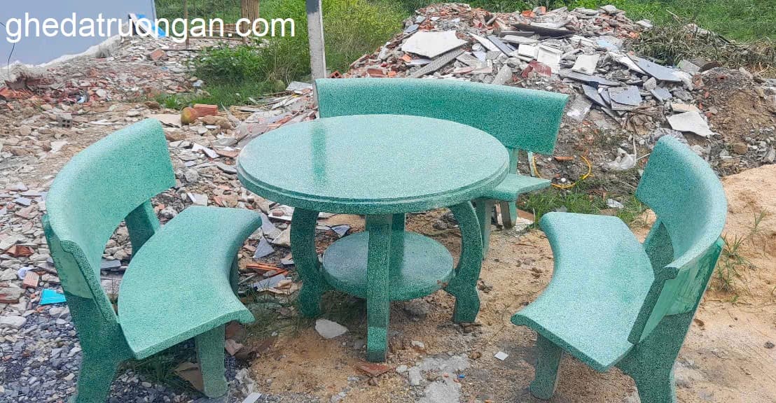 bộ ghế đá sân vườn một màu xanh lá cây 3 ghế chân bàn Hà Nội