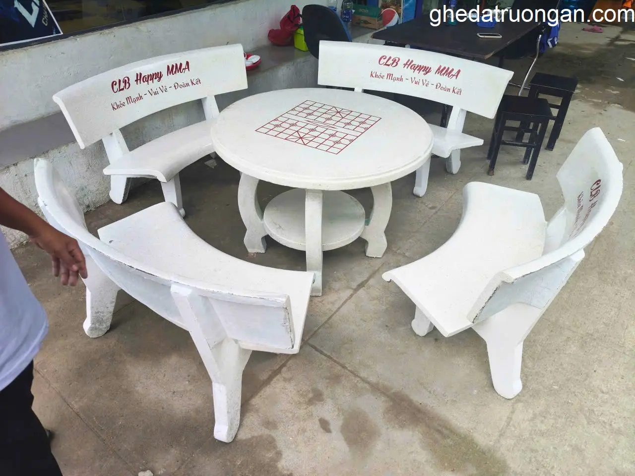 bộ ghế đá sân vườn tròn trắng chân bàn hà nội 4 ghế