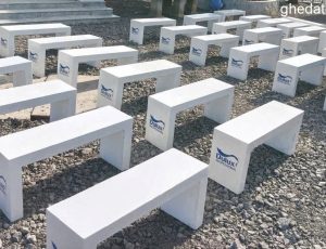 Ghế đá công viên không tựa trắng